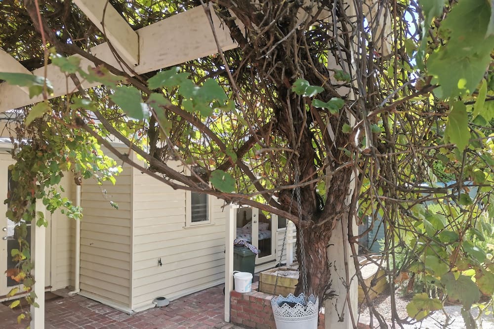 Photo of Outdoor in Kew