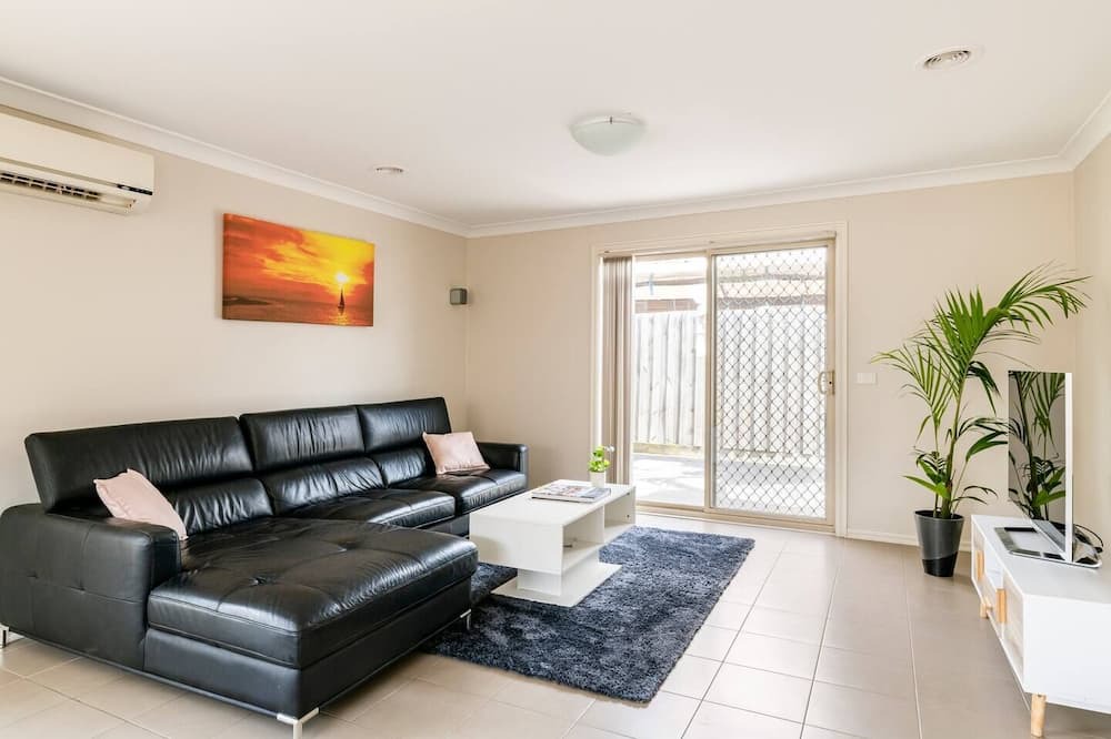 Photo of Livingroom in Tarneit
