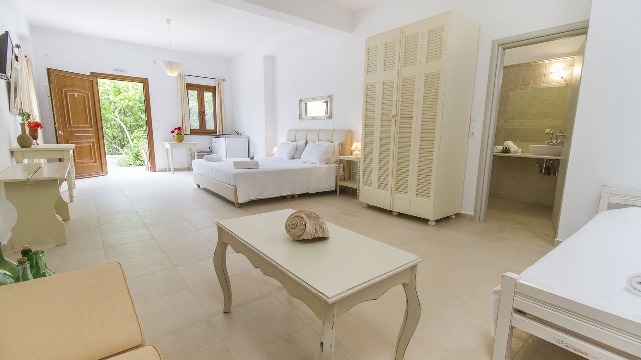 Photo of Bedroom in Taxiarchis