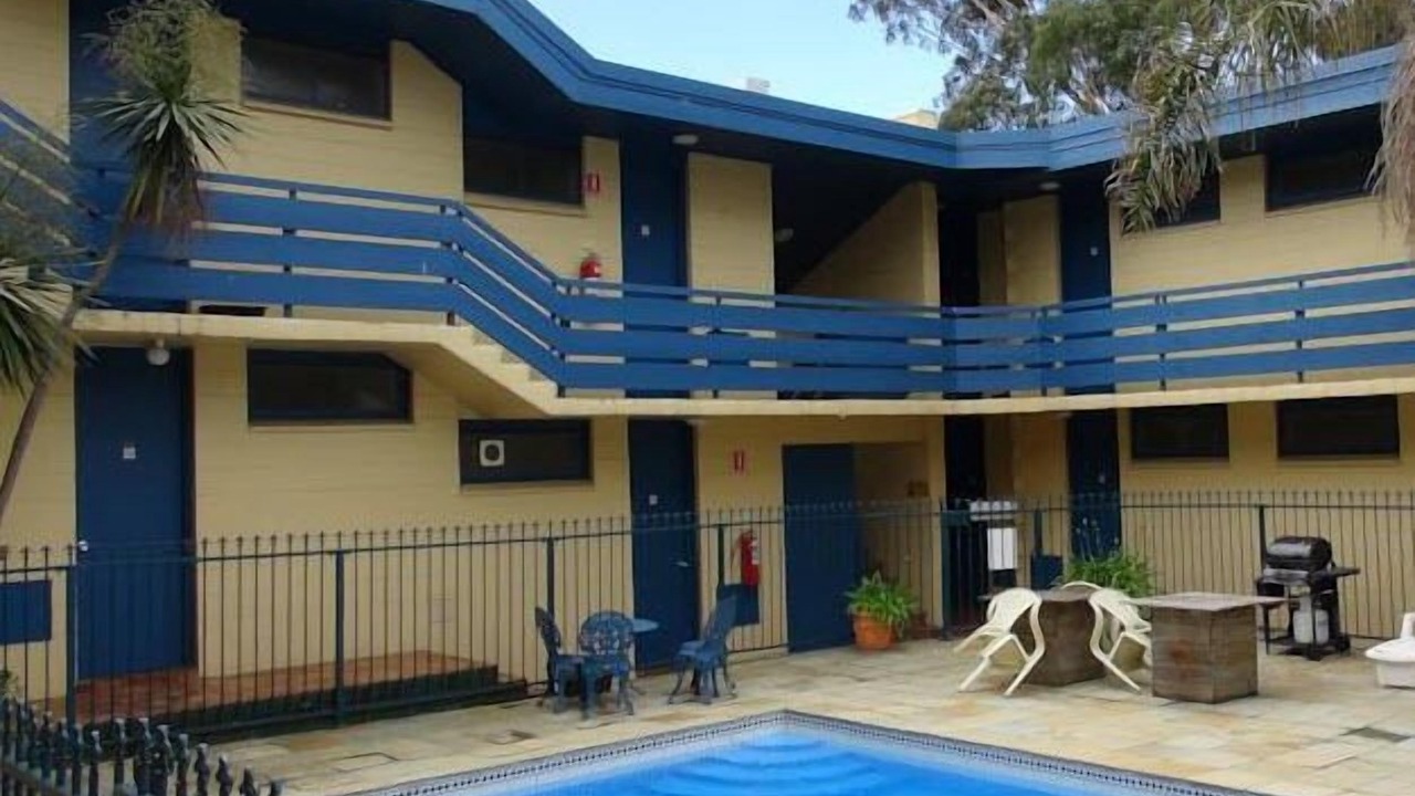 Photo of Outdoor in Kew