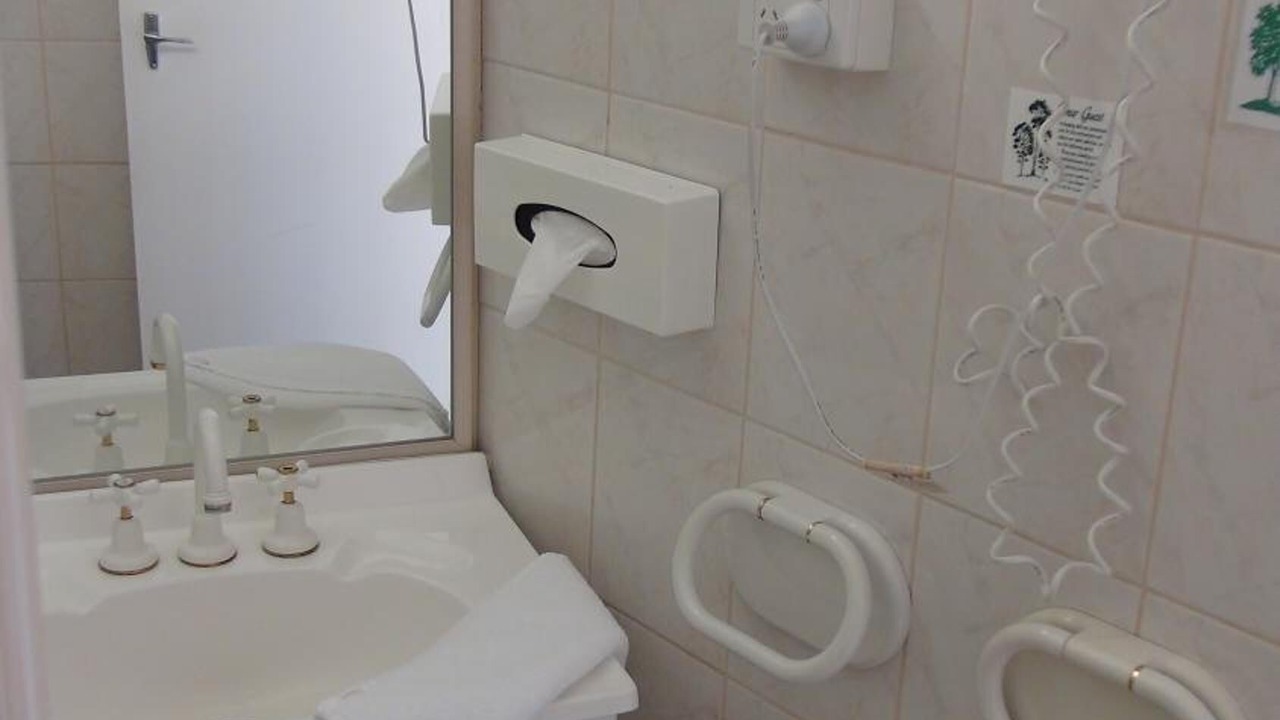 Photo of Bathroom in Kew