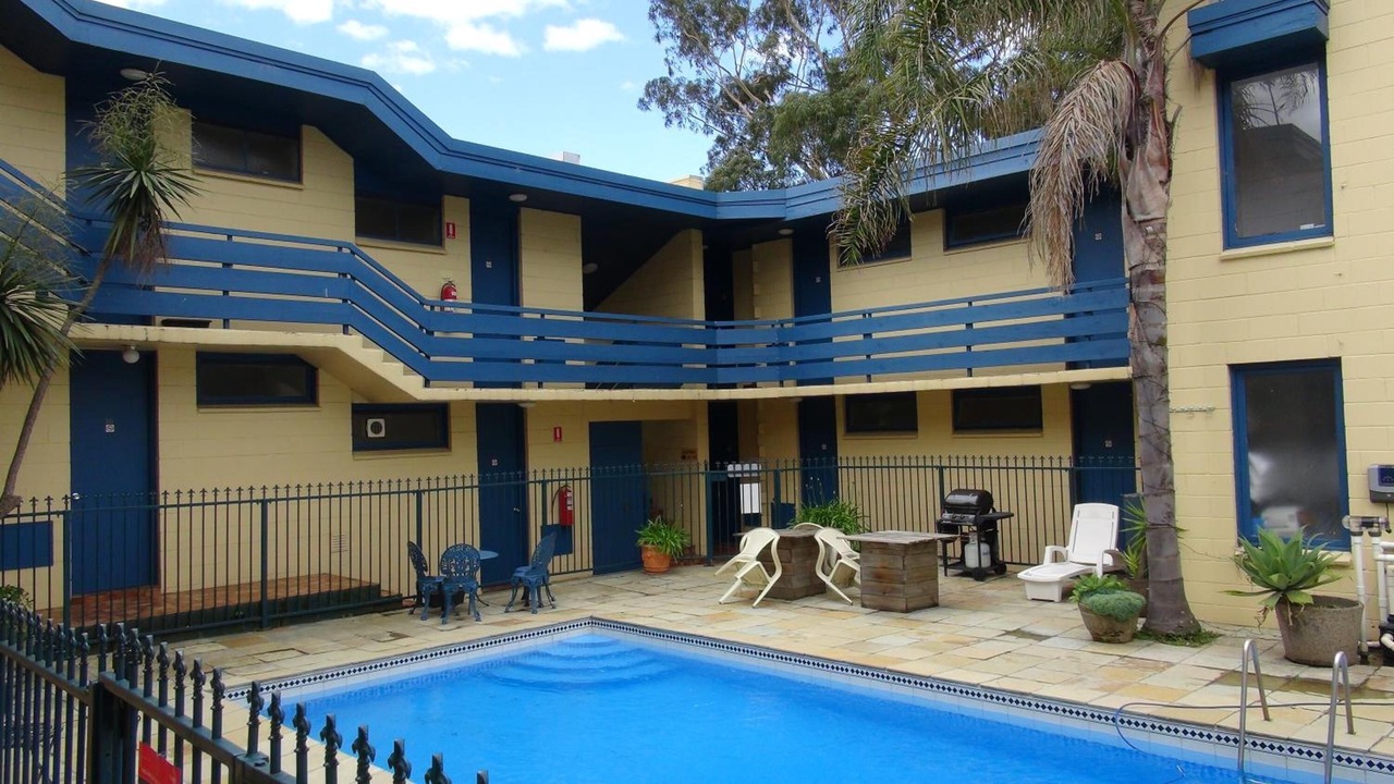 Photo of Outdoor in Kew