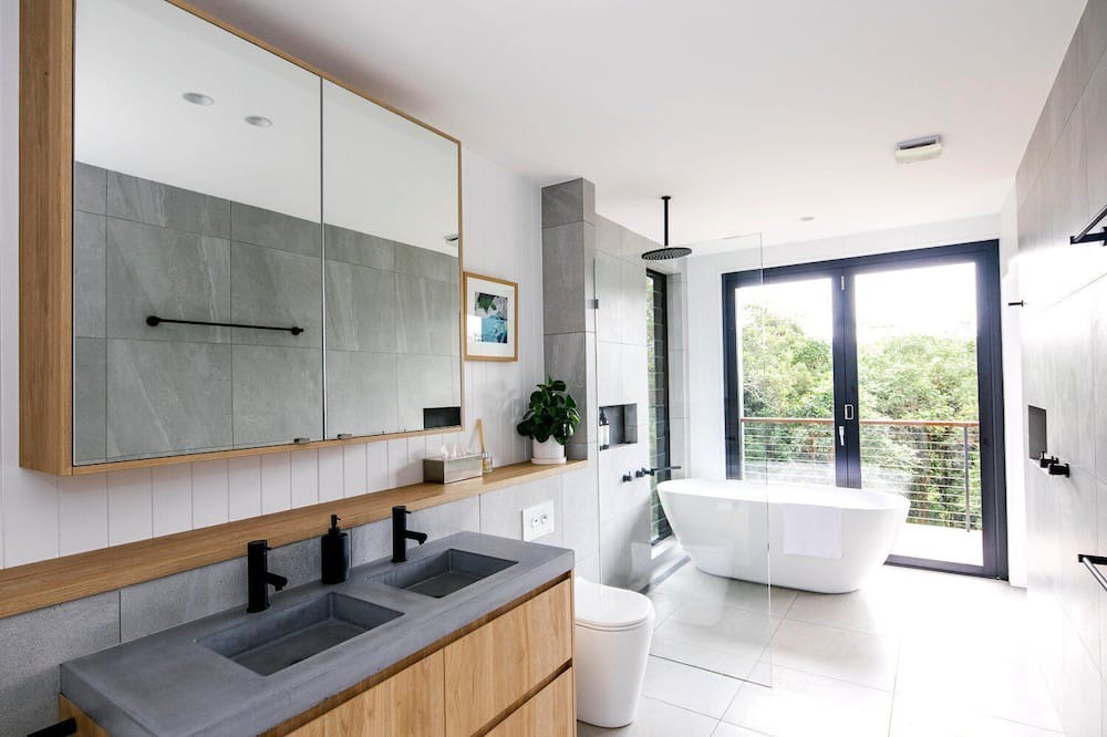 Photo of Bathroom in McLeods Shoot