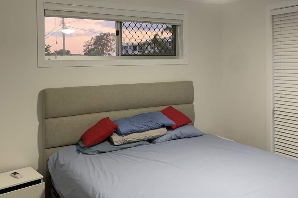 Photo of Bedroom in Biggera Waters