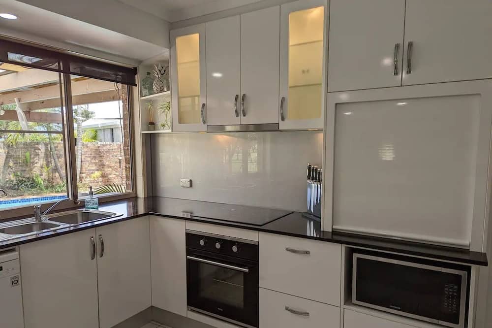 Photo of Kitchen in Helensvale