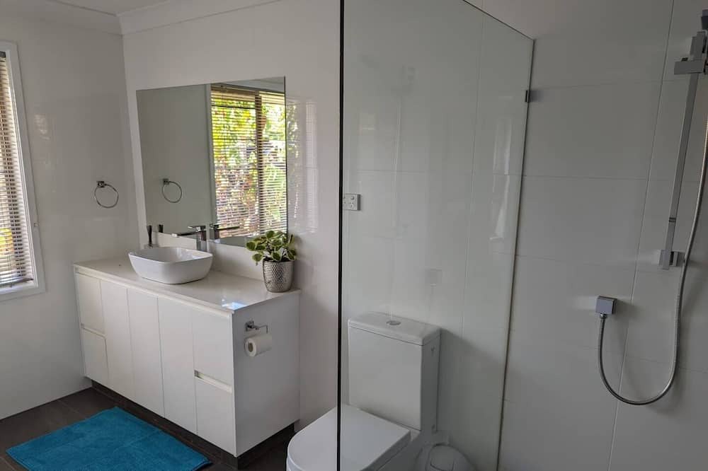 Photo of Bathroom in Helensvale