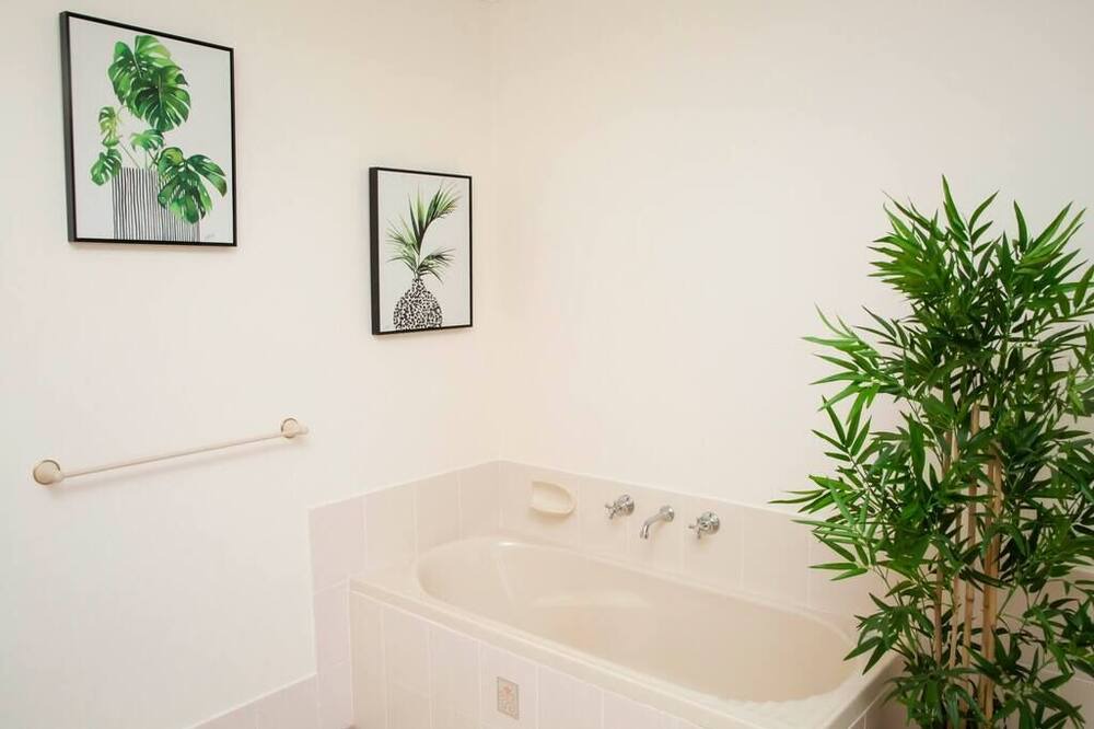 Photo of Bathroom in Denhams Beach