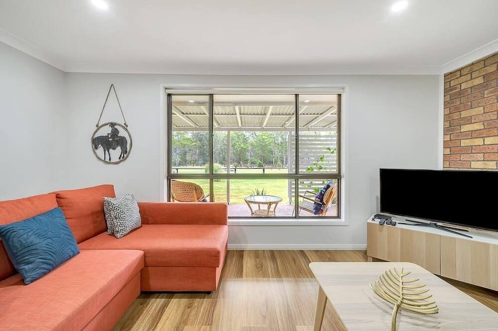 Photo of Livingroom in Ellalong