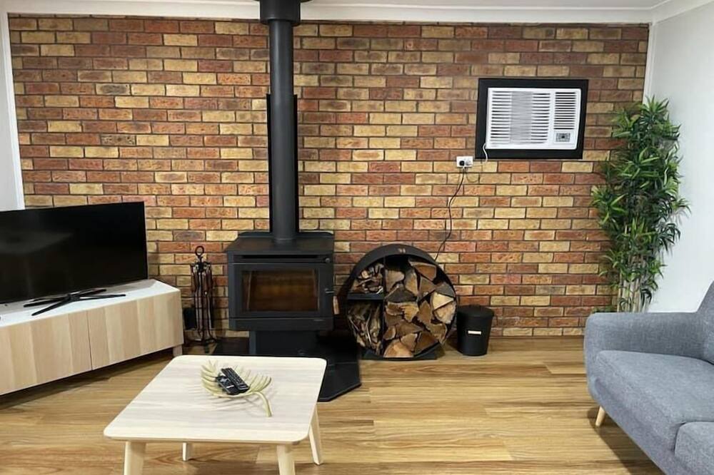 Photo of Livingroom in Ellalong