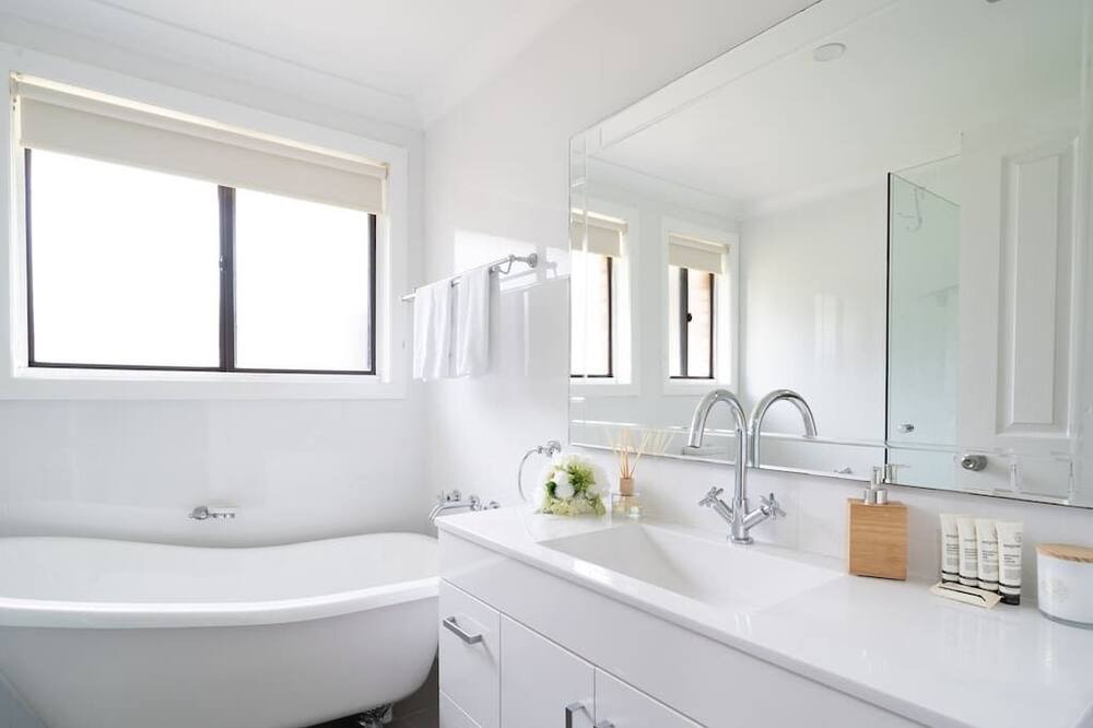 Photo of Bathroom in Ellalong