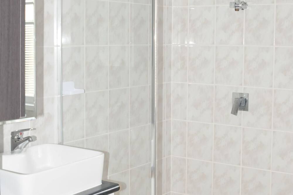Photo of Bathroom in Urangan