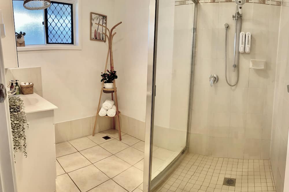Photo of Bathroom in Pelican Waters