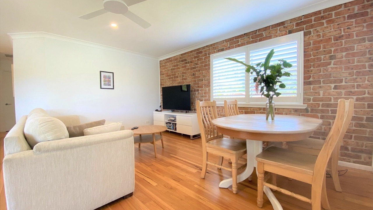 Photo of Livingroom in Valla Beach
