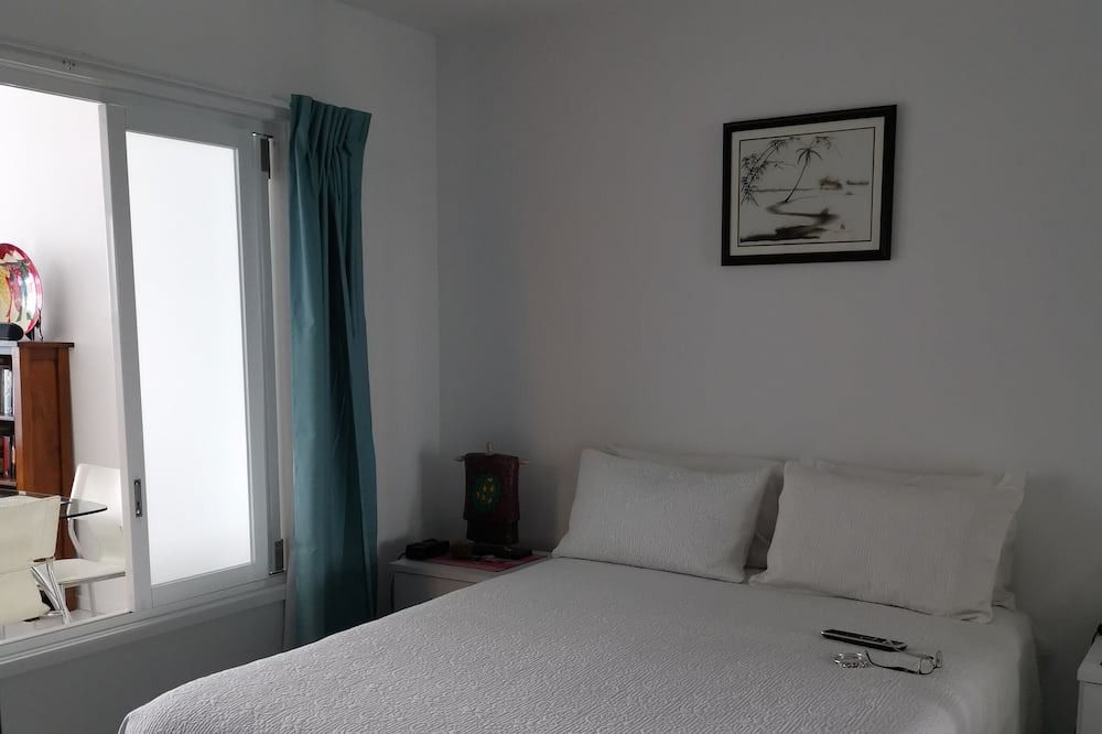Photo of Bedroom in Biggera Waters
