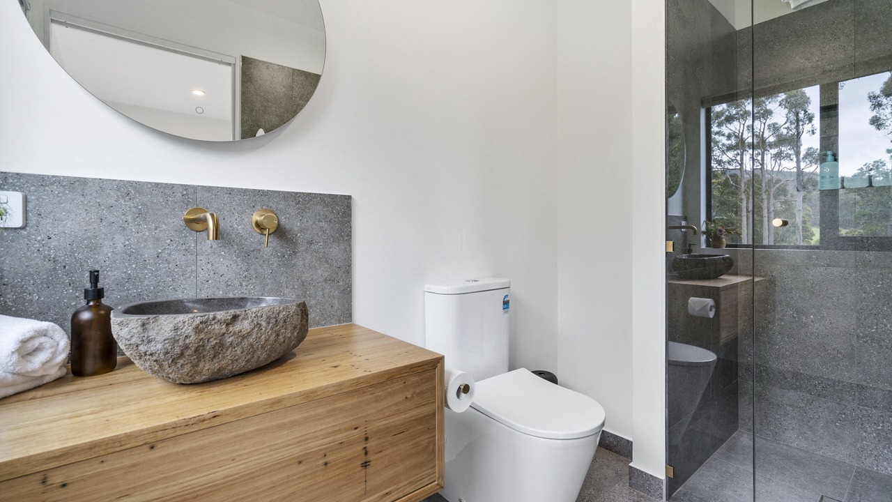 Photo of Bathroom in Lunawanna