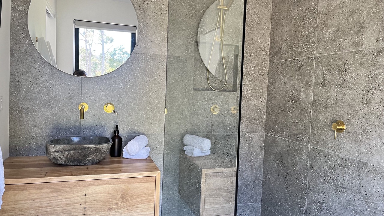 Photo of Bathroom in Lunawanna