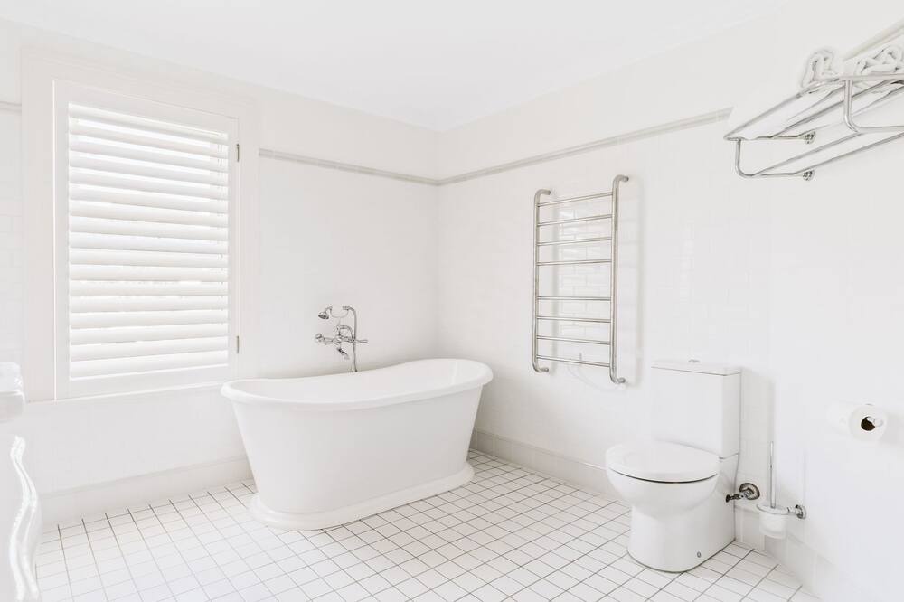 Photo of Bathroom in Narrawallee