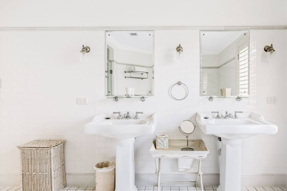 Photo of Bathroom in Narrawallee