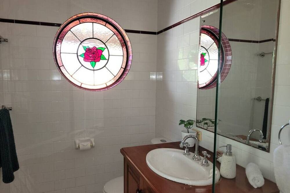 Photo of Bathroom in South Murwillumbah