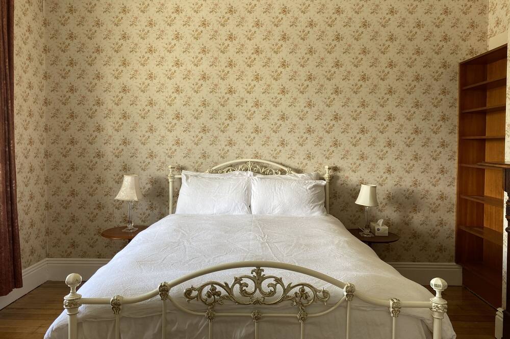 Photo of Bedroom in New Town