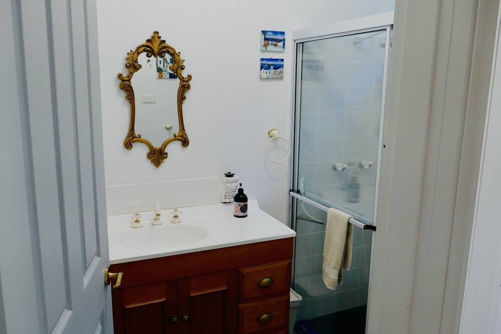 Photo of Bathroom in Martinsville