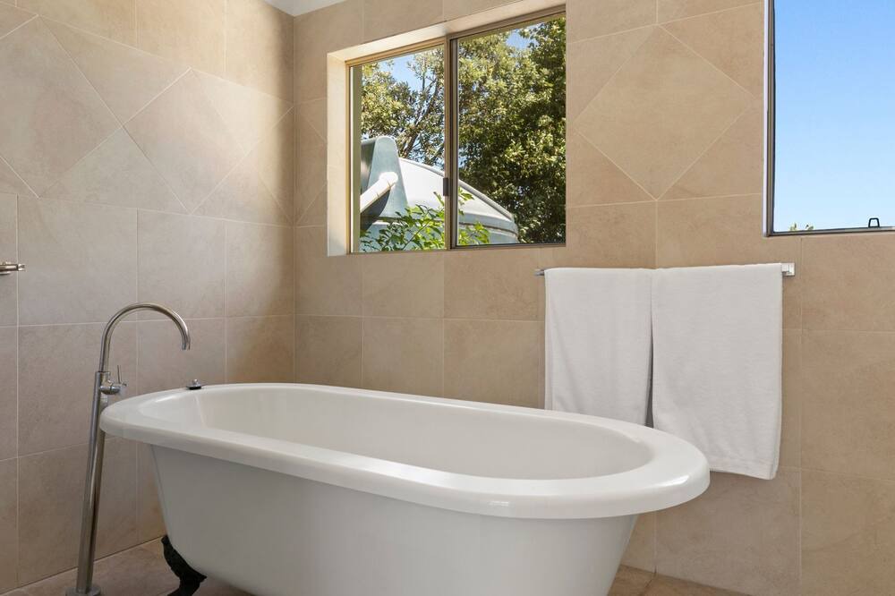 Photo of Bathroom in Tintenbar