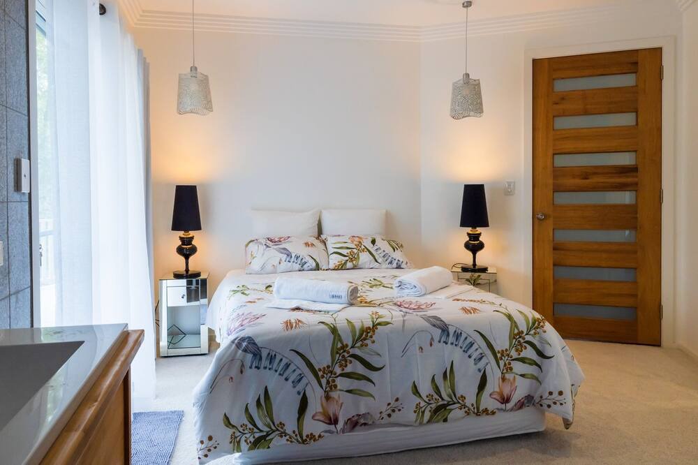 Photo of Bedroom in Murrays Beach