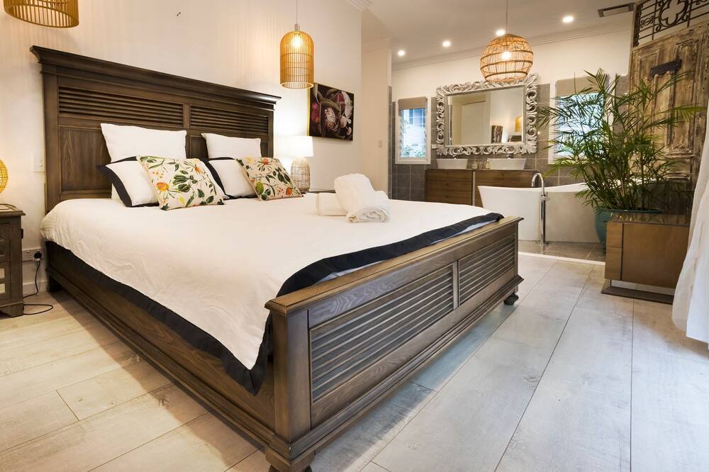 Photo of Bedroom in Murrays Beach