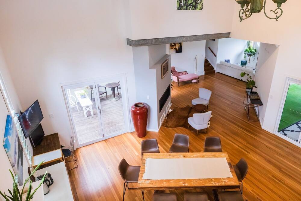 Photo of Livingroom in Murrays Beach