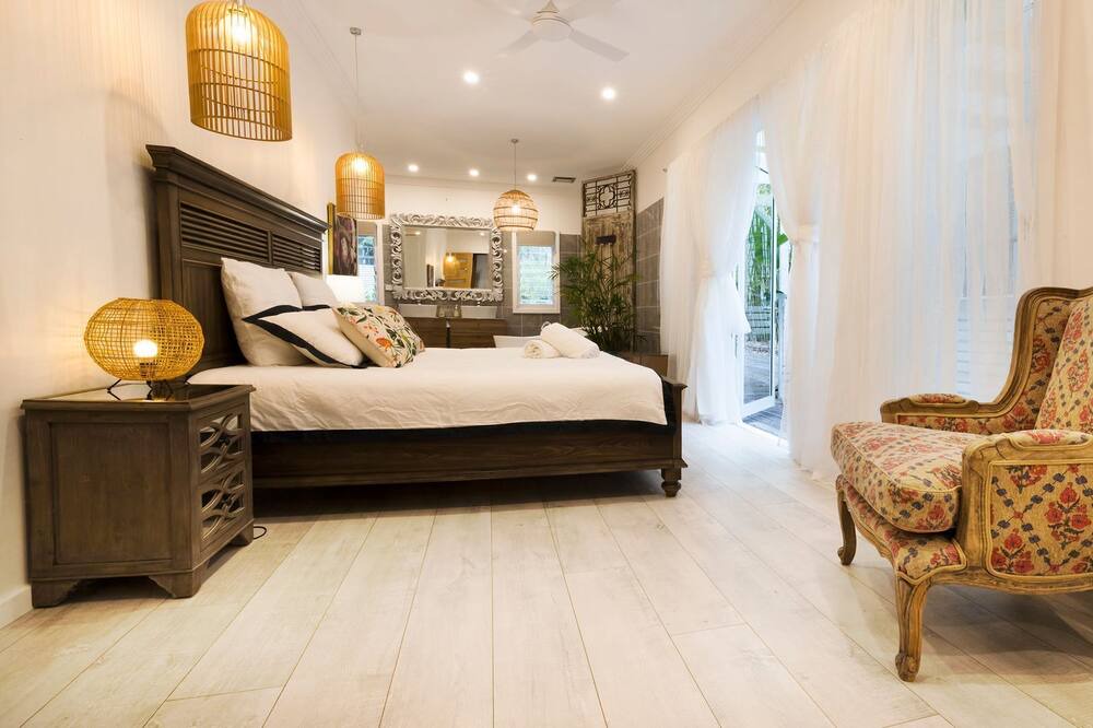 Photo of Bedroom in Murrays Beach