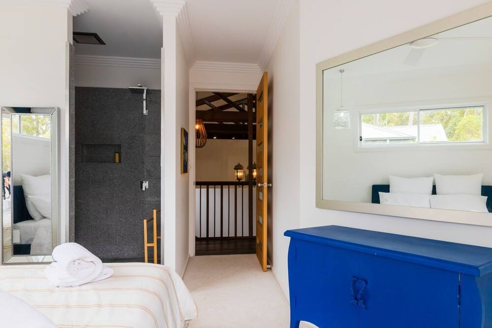 Photo of Bedroom in Murrays Beach
