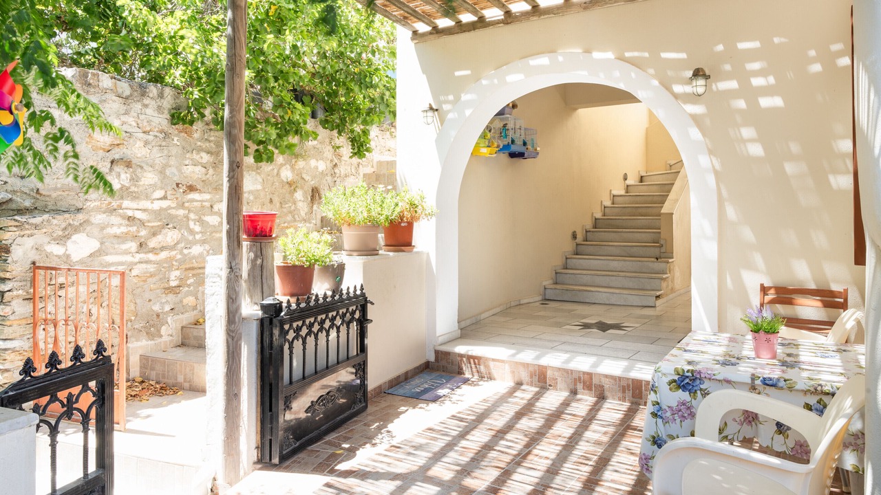 Photo of Outdoor in Melanes