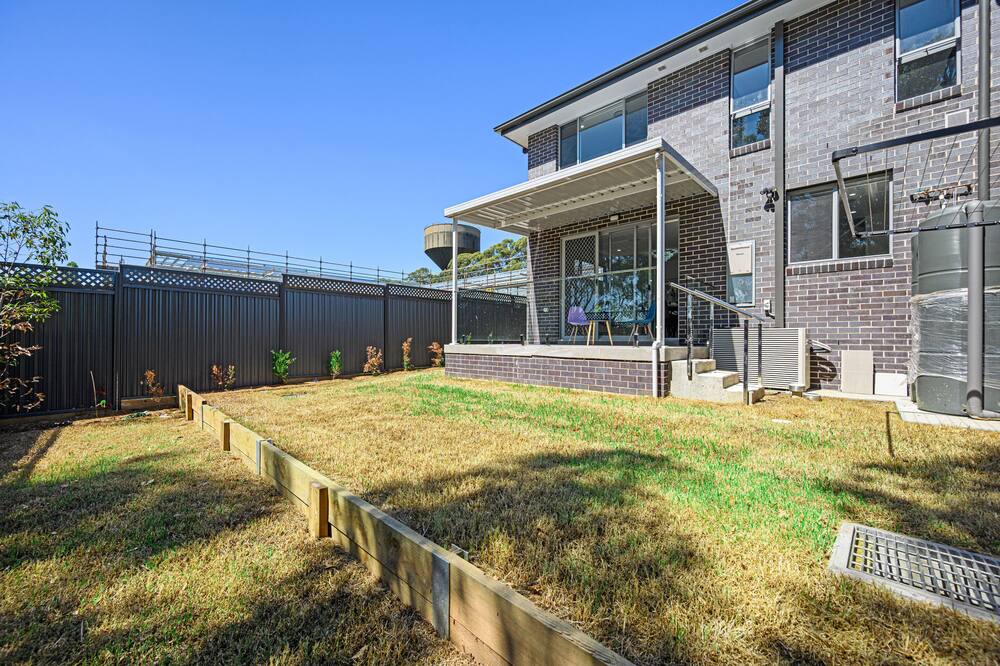 Photo of Outdoor in Acacia Gardens