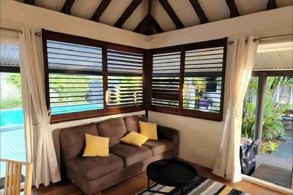 Photo of Livingroom in Burleigh Waters