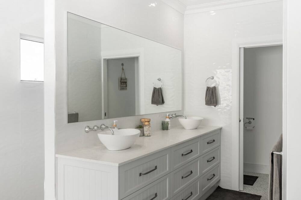 Photo of Bathroom in Oxley Island