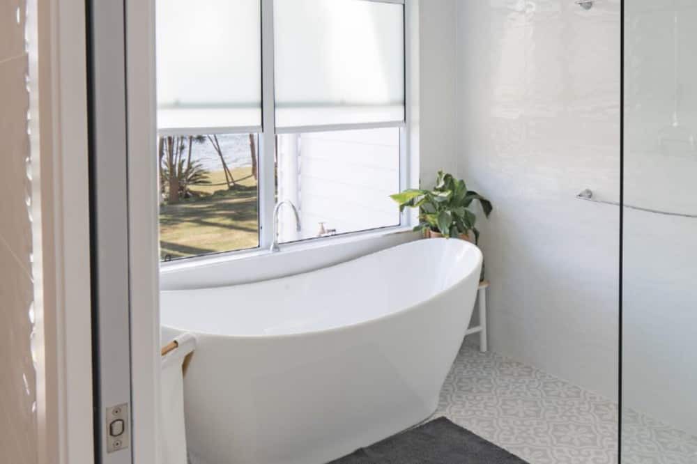 Photo of Bathroom in Oxley Island