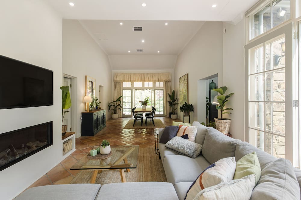 Photo of Livingroom in Stirling