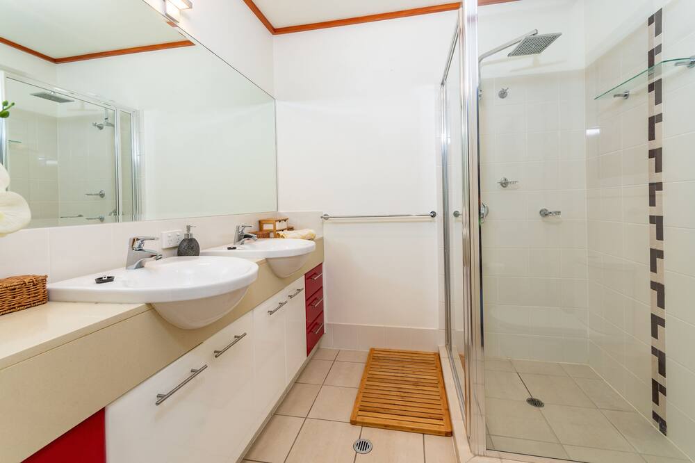 Photo of Bathroom in Sandstone Point