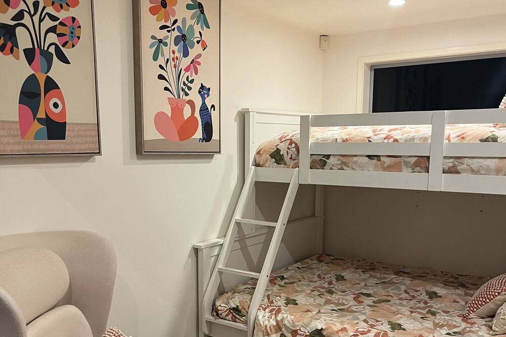 Photo of Bedroom in Sandstone Point