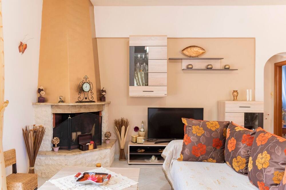 Photo of Livingroom in Asgourou