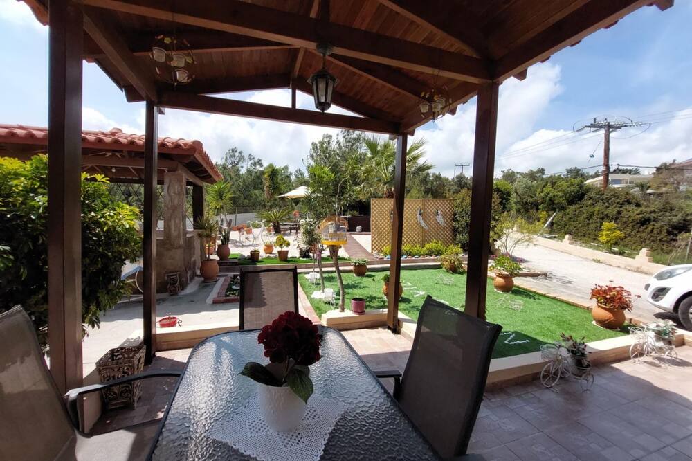 Photo of Patio Balcony in Asgourou