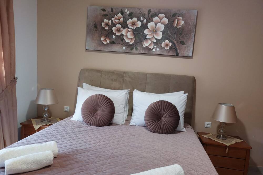 Photo of Bedroom in Asgourou