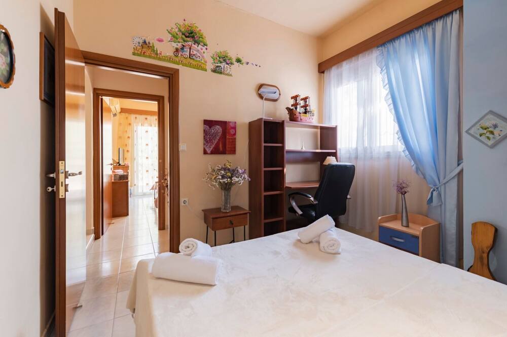 Photo of Bedroom in Asgourou