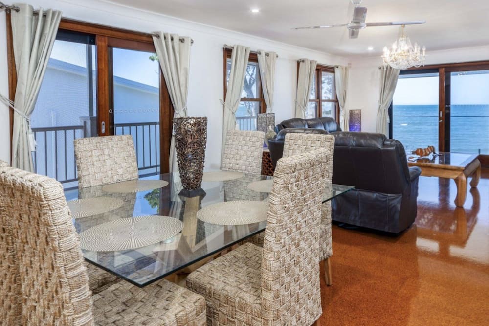 Photo of Livingroom in Beachmere