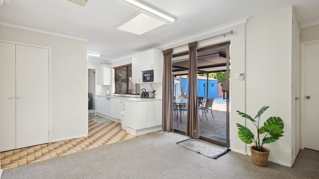 Photo of Livingroom in Girrawheen
