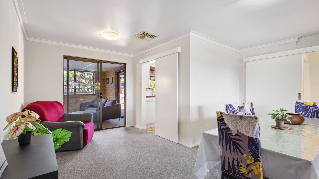 Photo of Livingroom in Girrawheen