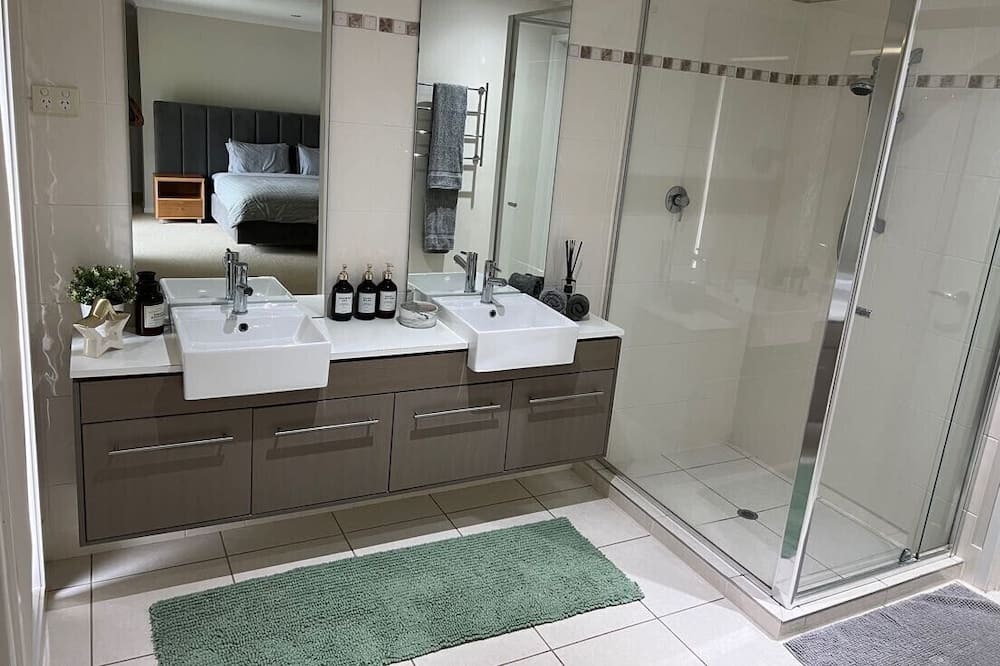 Photo of Bathroom in Biggera Waters