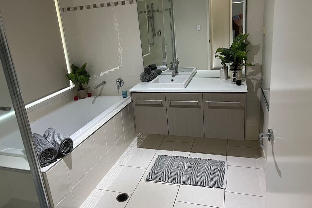 Photo of Bathroom in Biggera Waters