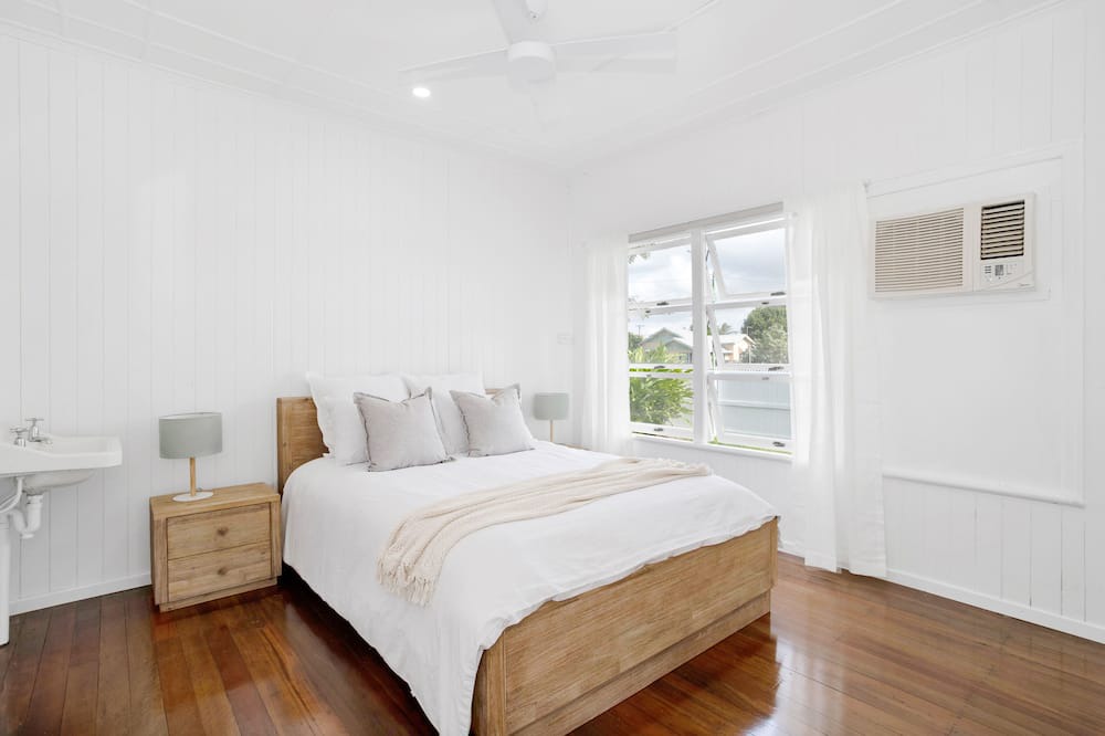 Photo of Bedroom in West Mackay
