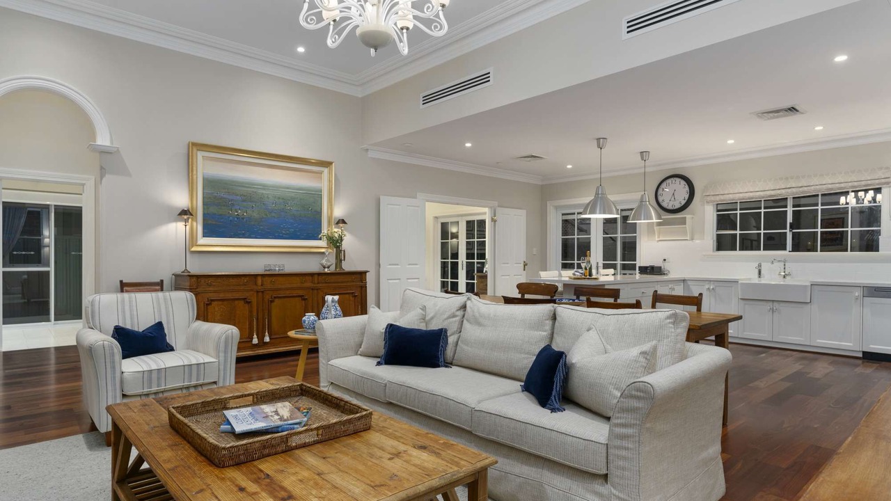 Photo of Livingroom in Guildford